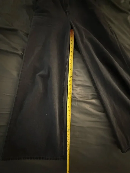 Levi's BUSTIER JUMPSUIT Black Wide-Leg Denim Jumpsuit - Picture 6 of 8